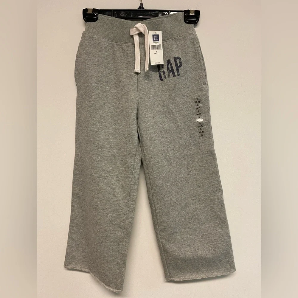 NWT Gap Kids Cropped Sweatpants Sz 6/7